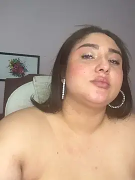 Selenee23 live cam on StripChat