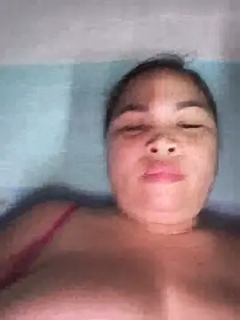 Sweetlorie_83 live webcam show