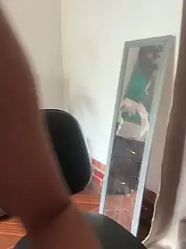 alisaa_jhons1 webcam
