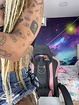 Nella_Dolls live cam