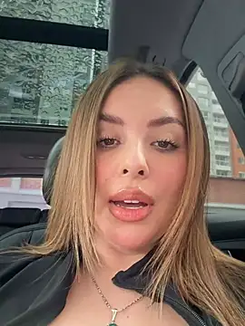 Alirawrz's live cam
