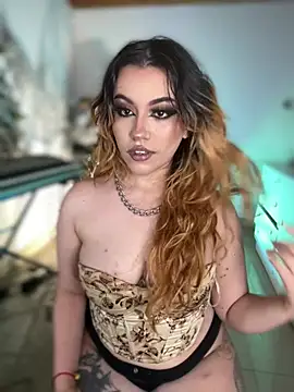 NikkiNix webcam