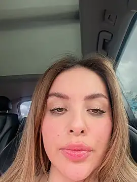 Alirawrz live webcam show