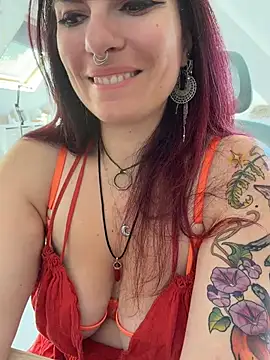 LunaMoongirl live webcam show