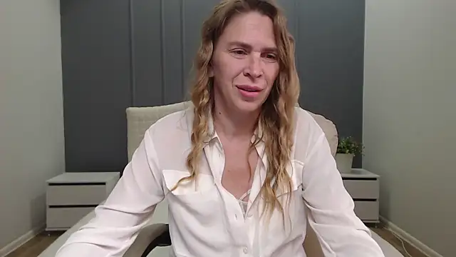 TessaDaybreak live webcam