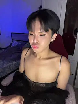 plaxxxtique (T young) - vibe toy, play, strip, cum!