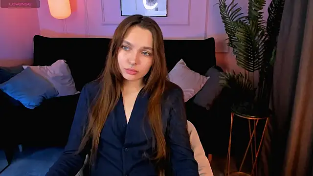 ChloeSunny live cam on StripChat