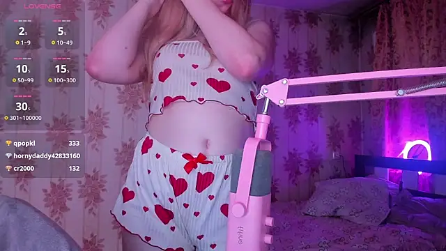 Cutie_Bambi live cam on StripChat