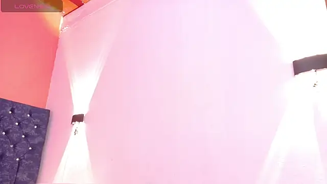 Catalinaa01 live cam on StripChat