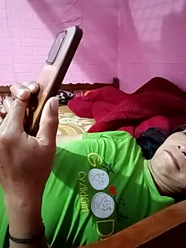 30yearr webcam stripchat model stream image
