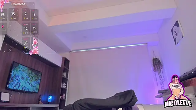 nicolette_tay live cam