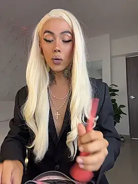 miss_tatiana_'s live cam