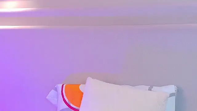 NaomiKlarc live webcam show