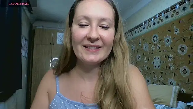 AnnaXLovers live cam on StripChat
