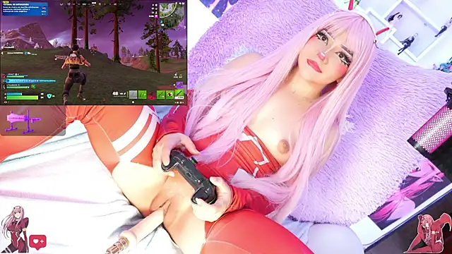 Kira-- live webcam show