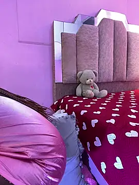 LoveQueen2 live cam on StripChat