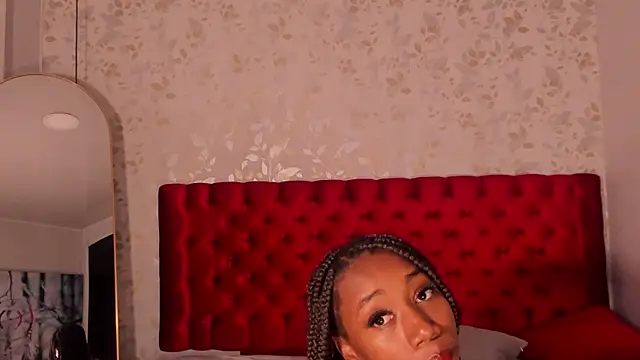 NathalyLeen live cam on StripChat