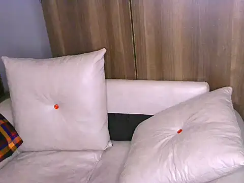 Bustycece webcam
