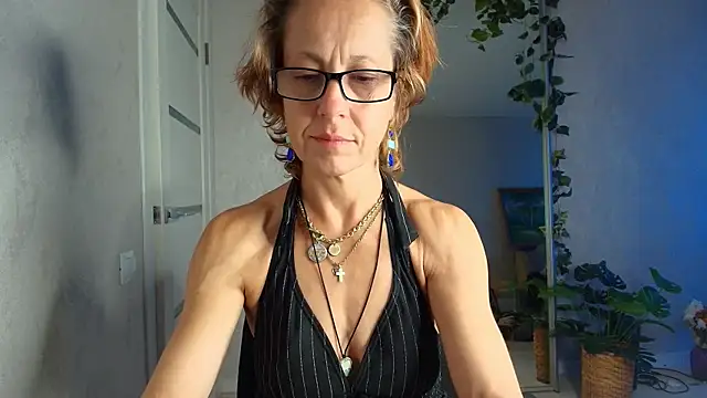 LioraWeiss live webcam show