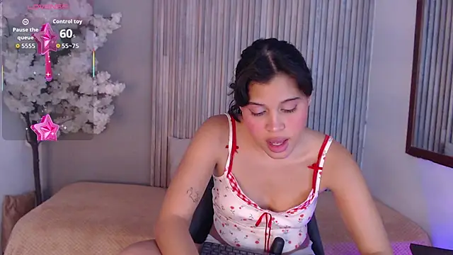 Kitty_Desire2 webcam