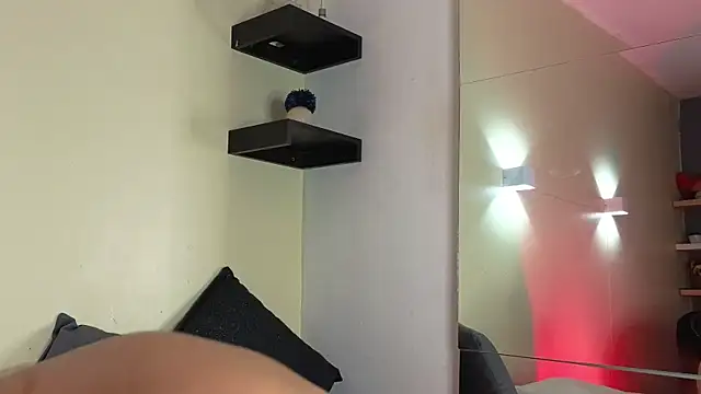CelesteNoa live cam on StripChat