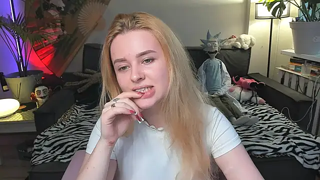 Alexa_Pirs live cam on StripChat