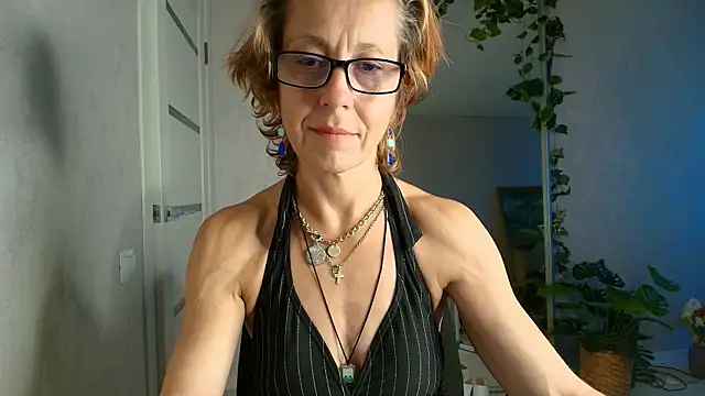 LioraWeiss live webcam show