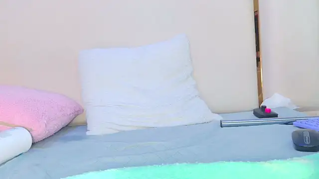paola_rodriguez (F young) - Squirt in your face 😈😈😈