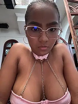 LucyLeah webcam