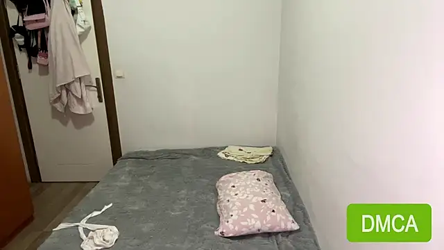 JuliaPierce webcam