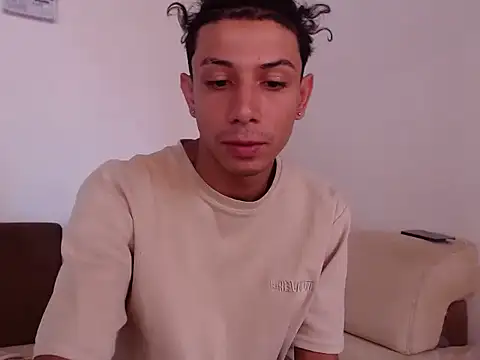 tommy_cutte1 live cam on StripChat