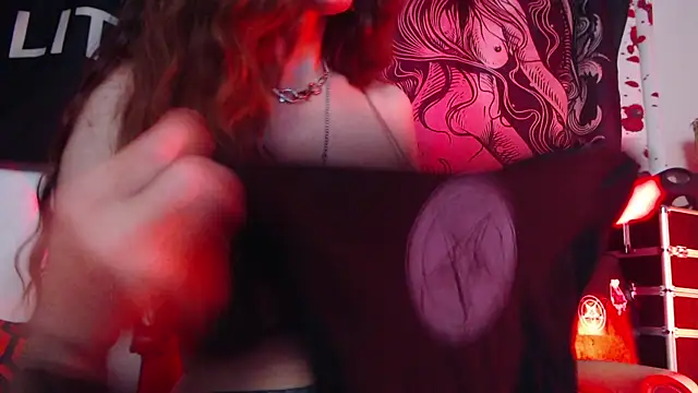 Silentmary live cam on StripChat
