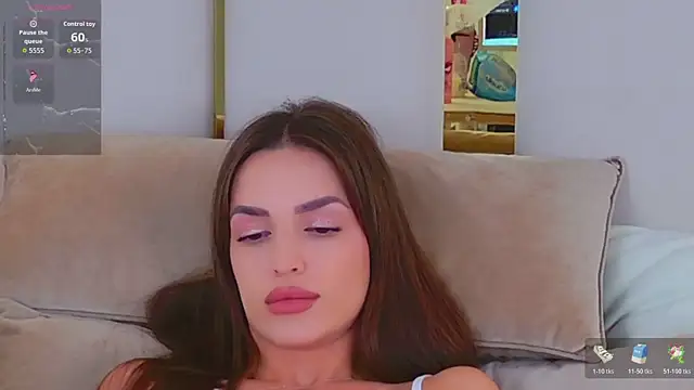 BellaHalles live webcam show