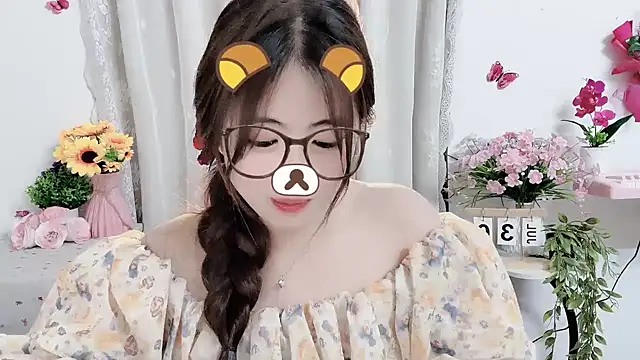 MIJ-Uwuu live webcam show