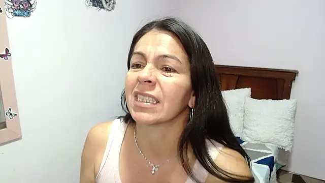 camilavargas_ live cam on StripChat