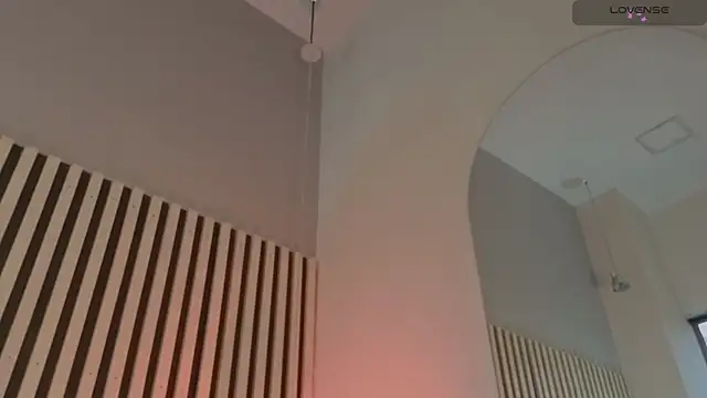Ariana_klarts live webcam show