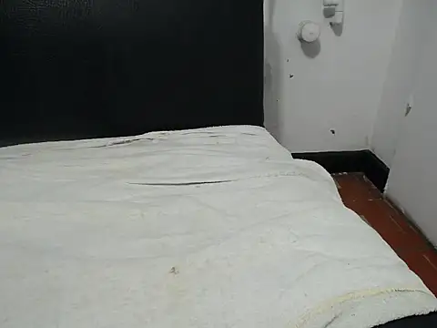 pervertt_sussy webcam