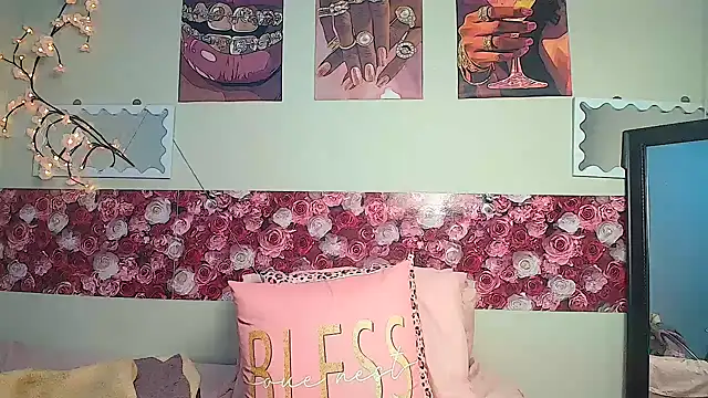 EnchantingLisa webcam