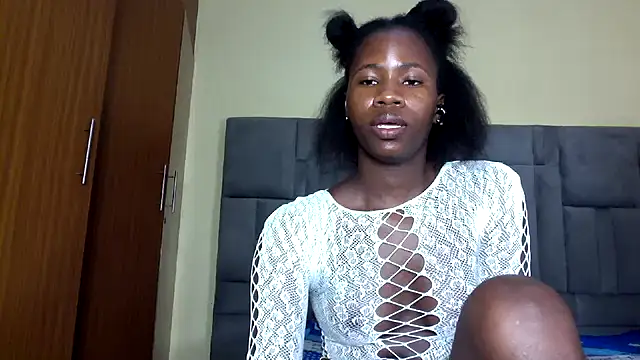 Cuteebony16 webcam