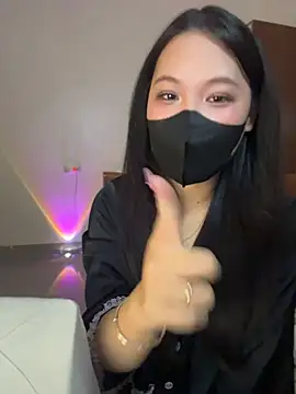 Linnacute22 live webcam show