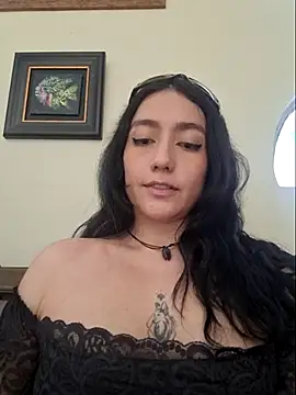Evelyn_outdoors webcam