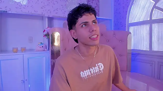 Lucas_West_ webcam