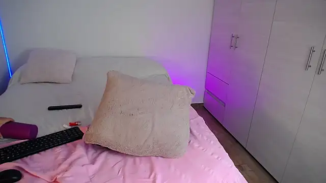 gabriela_r webcam