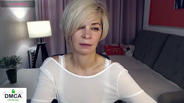 Blonde_lola444 live webcam show