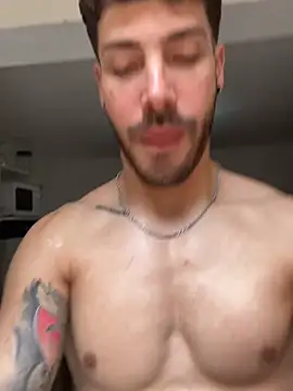 Guyinthemountain live webcam show