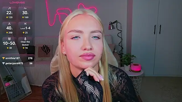 TessaGrays live cam on StripChat