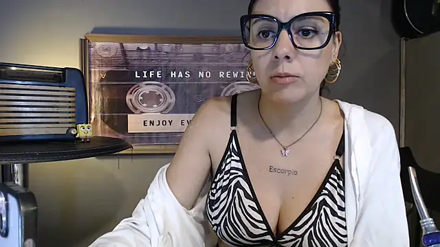 Mickyta live webcam show