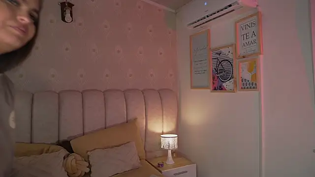 AlinnaJohnson live webcam show
