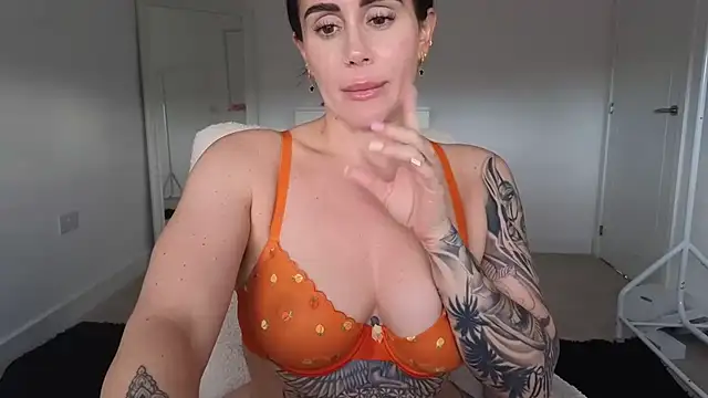LibbyLoveHeartx live webcam show