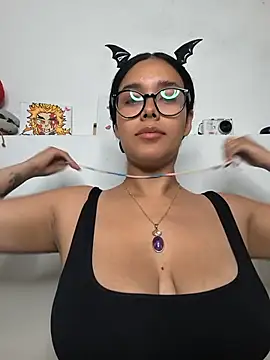 Annya-sweet live webcam show